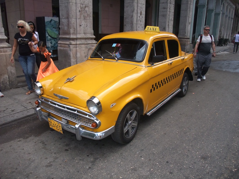 Charming British vintage Vauxhall taxi - VisitCuba.com